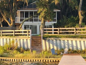 Terrace/patio - The Rune -  Waterfront Home 
private beach & boat slip,  3300sq ft, large yard (Orange Beach)