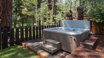 Bain à remous extérieur