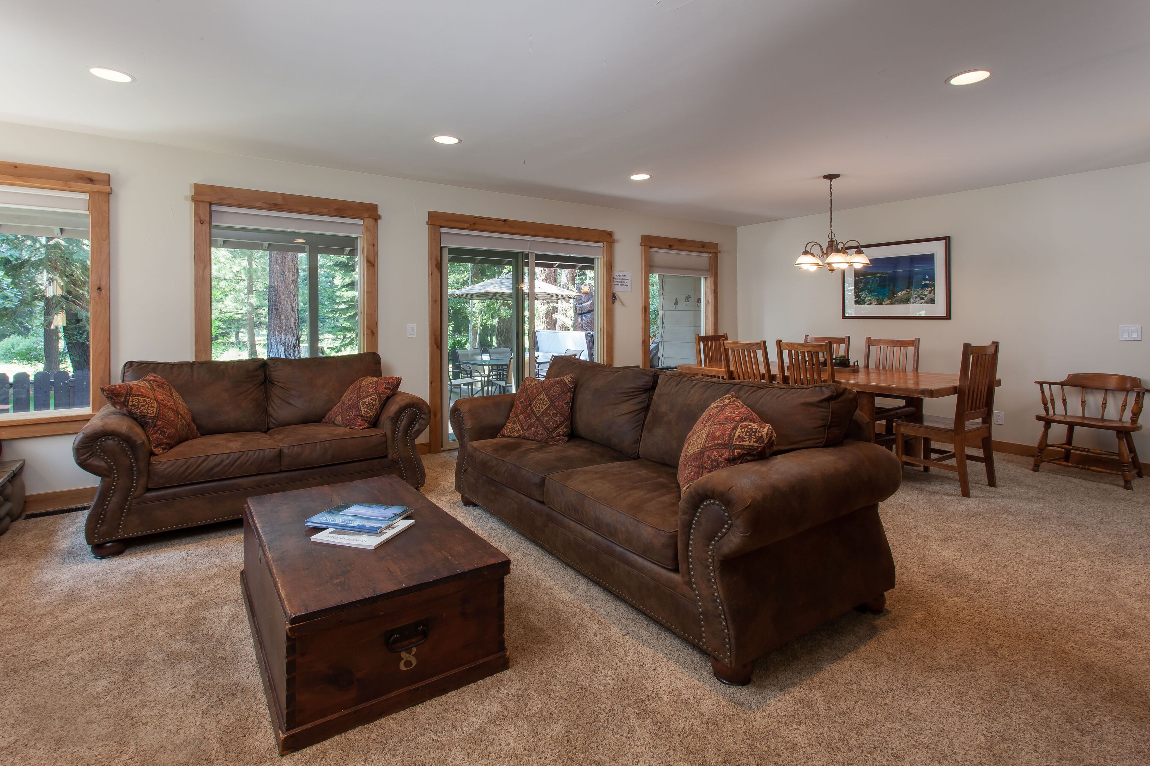 Télévision, cheminée