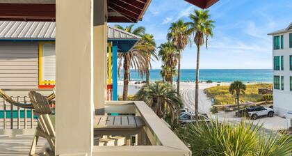 6BR Grayton Beach Home, Parking for 8, Pet-Friendly, Private Pool, Steps to Beach Access / Red Bar!