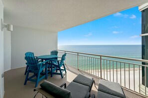 Outdoor dining - Stunning Gulf Views | Palacio 1703 | My Beach Getaways (Pensacola)