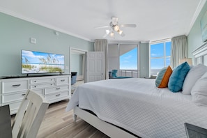 2 bedrooms, iron/ironing board, Internet, bed sheets - Palacio 1703 | Stunning Gulf Views | My Beach Getaways (Pensacola)