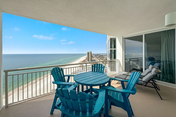 Outdoor dining - Stunning Gulf Views | Palacio 1703 | My Beach Getaways (Pensacola)