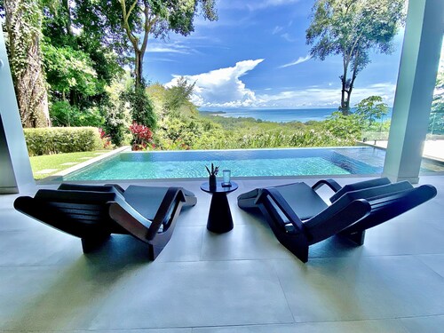 Outstanding High End Luxury, Most Convenient Location and World Class Ocean View