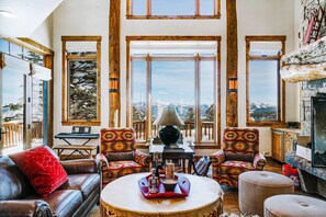 Fernseher, DVD-Player, Bücher