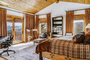 4 Schlafzimmer, Schreibtisch, Bügeleisen/Bügelbrett, Internetzugang