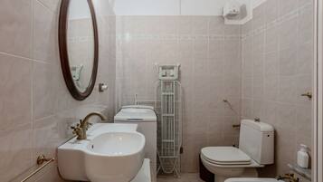 Doccia, asciugacapelli, bidet