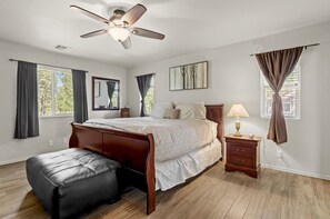 3 camere, una scrivania, ferro/asse da stiro, Wi-Fi gratuito