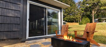 Grovemont Retro Retreat | Asheville | Pet-friendly w/ fenced yard, Peloton & fire pit