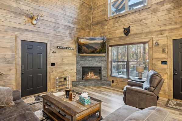 TV, fireplace, video games - Embrace the Wild at the "Rustic Bear" Your Cozy Cabin Escape! (Gatlinburg)
