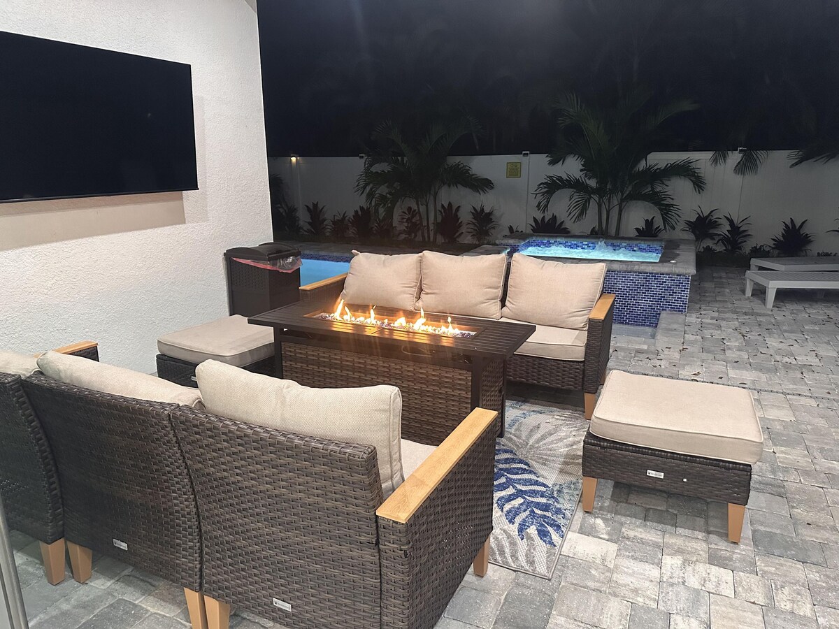 Photo 31 of Naples Vibes! Close to the 🏖️! Heated Pool&Spa, Lanai, Grill! Two Kings! Arcade!