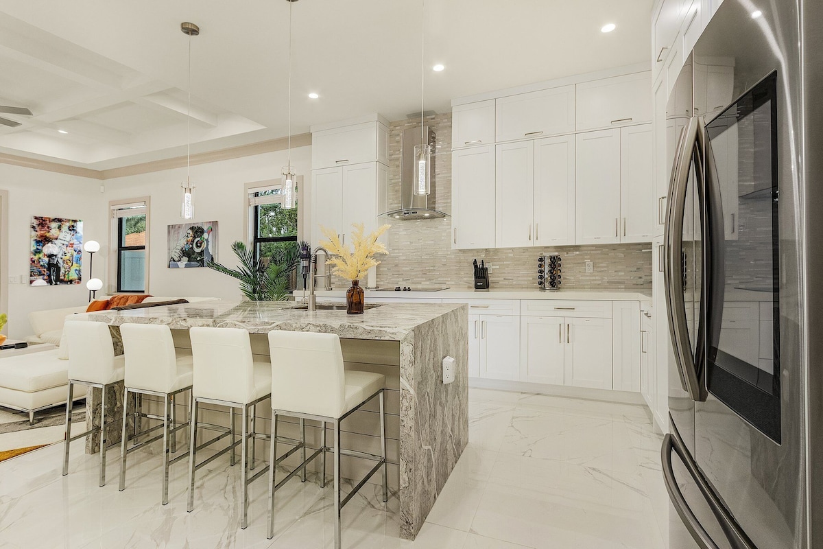 Photo 15 of Naples Vibes! Close to the 🏖️! Heated Pool&Spa, Lanai, Grill! Two Kings! Arcade!