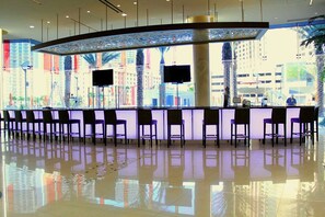 Bar (on property) - Hotel in the Heart of the Vegas Strip (Las Vegas)