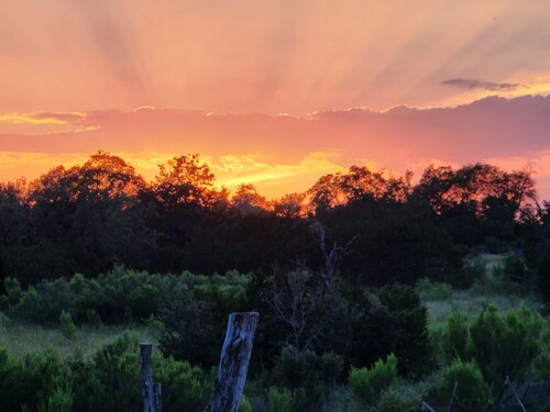 Primitive Camping⛺️Under the Stars🌠 
5 minutes to Bandera!