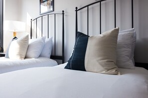 2 habitaciones, tabla de planchar con plancha y wifi gratis 