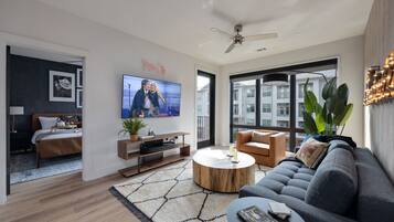 Smart TV, books