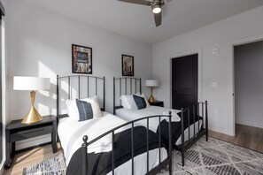 2 bedrooms, iron/ironing board, free WiFi, bed sheets