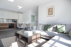 Fernseher, Stereoanlage