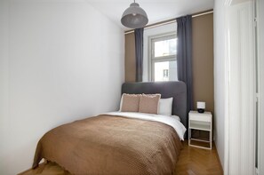 2 quartos, ferros/tábuas de passar roupa, Wi-Fi, roupa de cama
