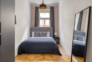 2 bedrooms, iron/ironing board, WiFi, bed sheets - Amazing Josefstadt 2BR w/ Elevator, nr Shops & Dining, by Blueground (Vienna)