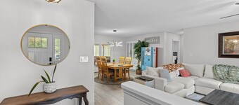 The Hideaway; Hot tub, Fire Pit, and Patio, 6 miles to downtown New Bern!