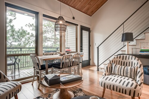 Newly Remodeled Luxury Condo at Seventh Mountain Resort Close to Mt Bachelor