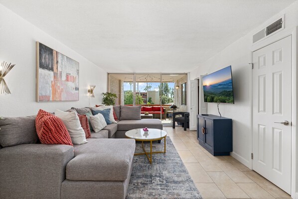 Living area - Maya Motel (Scottsdale)