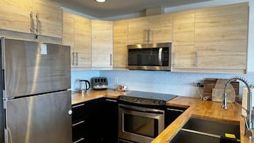 Micro-ondes, four, plaque de cuisson, lave-vaisselle