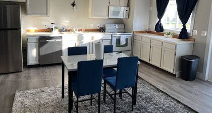 Amazing Little Condo, 10 minutes from the lake
