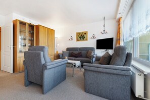 電視、DVD 播放機、乒乓球設施