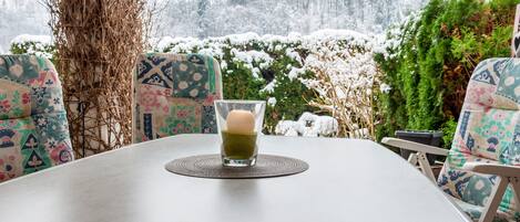 屋外ダイニングエリア