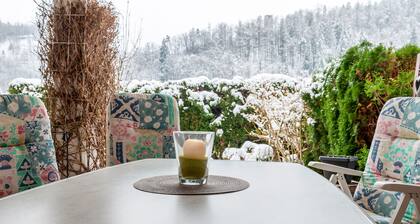 Ferienwohnung 'Schwarzwald Nescht Triberg' mit Bergblick und WLAN