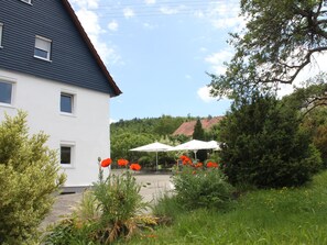 Property grounds - Flat 3, 54 sqm, 1 bedroom with double bed and 1 sofa bed, max. 4 persons (Burladingen)