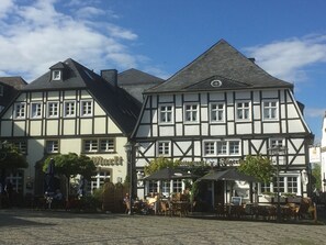 Exterior - Holiday Apartment "Comfort" with Shared Garden, Balcony & Wi-Fi (Brilon)