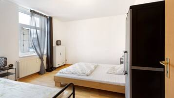 1 bedroom, free WiFi, bed sheets