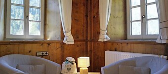 Appartement 'Widum Obernberg Nikolaus Bergsuite' avec vue sur la montagne, terrasse et Wi-Fi