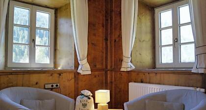 Apartment 'Widum Obernberg Nikolaus Bergsuite' with Mountain View, Shared Terrace and Wi-Fi