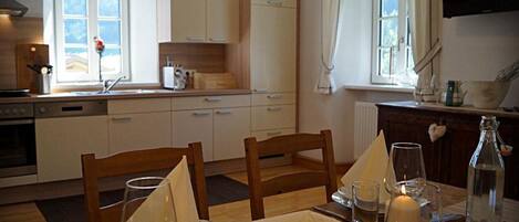 Refrigerador, horno, parrilla de estufa y lavavajillas