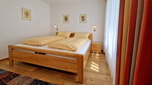 1 bedroom, free WiFi, bed sheets