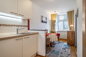 Fridge, stovetop, coffee/tea maker, electric kettle - Apartment 'Appartement S4' with Wi-Fi (Lindau am Bodensee)