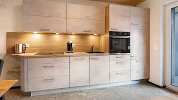 Kühlschrank, Ofen, Herdplatte, Geschirrspüler