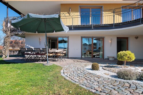 Appartement "Freiraum" avec vue sur les montagnes, terrasse privée et Wi-Fi