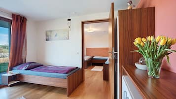 6 Schlafzimmer, Bügeleisen/Bügelbrett, kostenloses WLAN, Bettwäsche