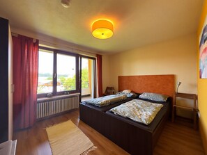 6 habitaciones, tabla de planchar con plancha y wifi gratis