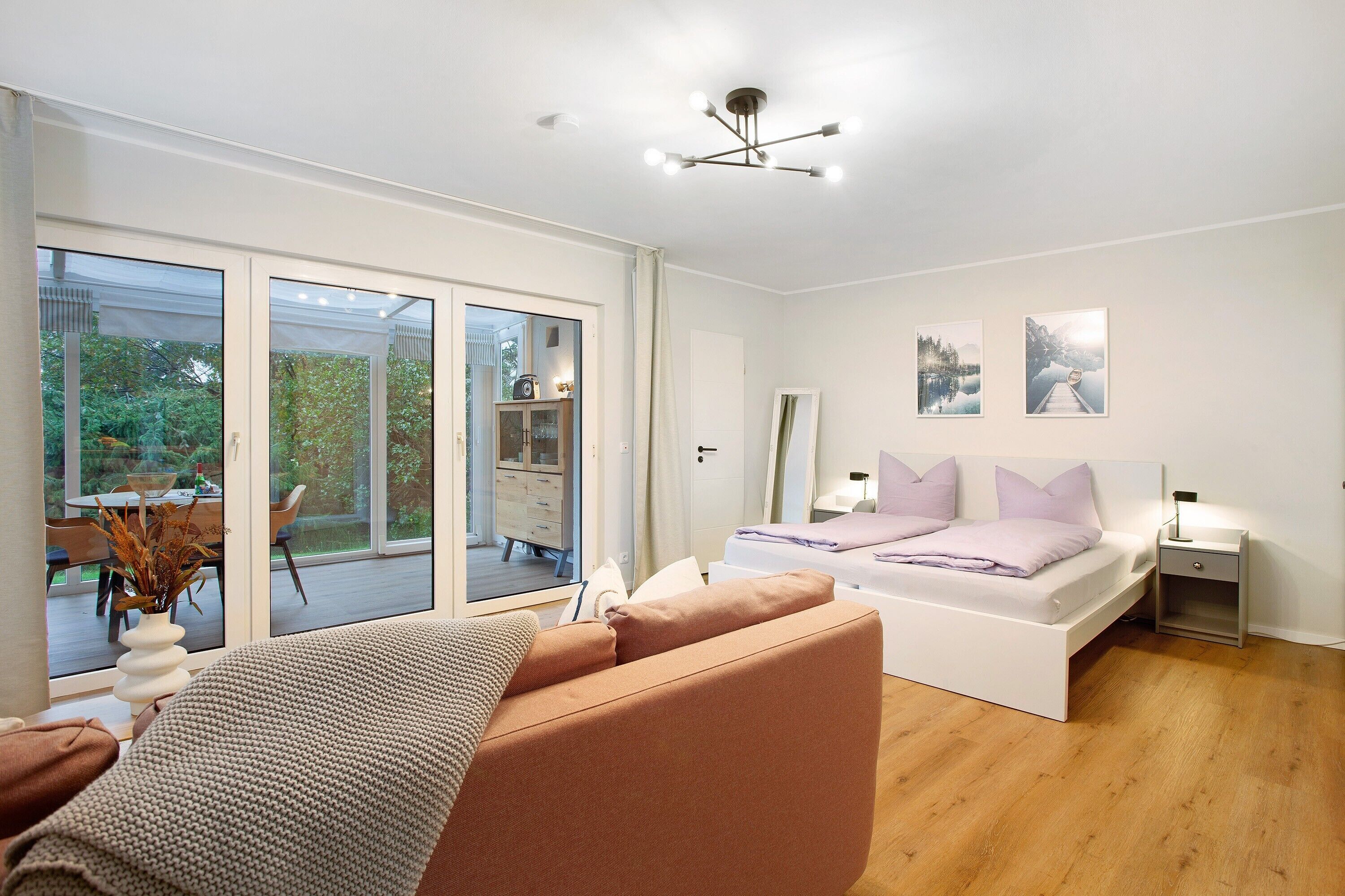 1 habitación, tabla de planchar con plancha, wifi gratis y ropa de cama 