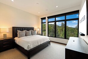 3 habitaciones, escritorio, wifi y ropa de cama