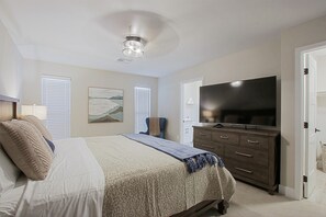 3 habitaciones, escritorio, tabla de planchar con plancha y wifi gratis 