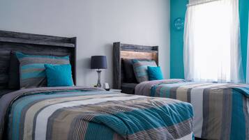 3 bedrooms, iron/ironing board, bed sheets