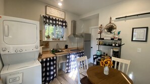 Fridge, microwave, oven, stovetop - Come, Get Relax & Cozy  @  La Casita by the Pit with SaluSpa Hot tub (Gainesville)