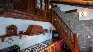 Réfrigérateur, micro-ondes, four, grille-pain